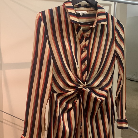 Shirt dress with front tie knot - Picture 2 of 4